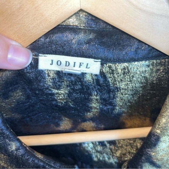 Jodifl Metallic Gold & Black Oversized Button Up - Picture 7 of 8